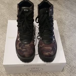 BNIB Steve Madden Camoflage Boot sz 9.5
